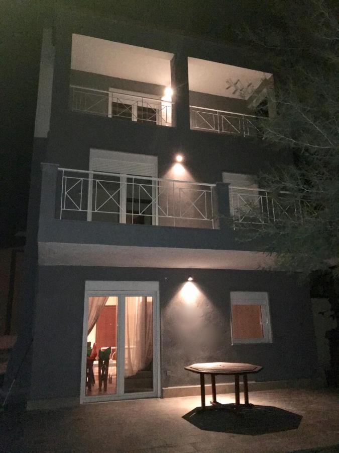 Penzion Modern House Afytos Exteriér fotografie
