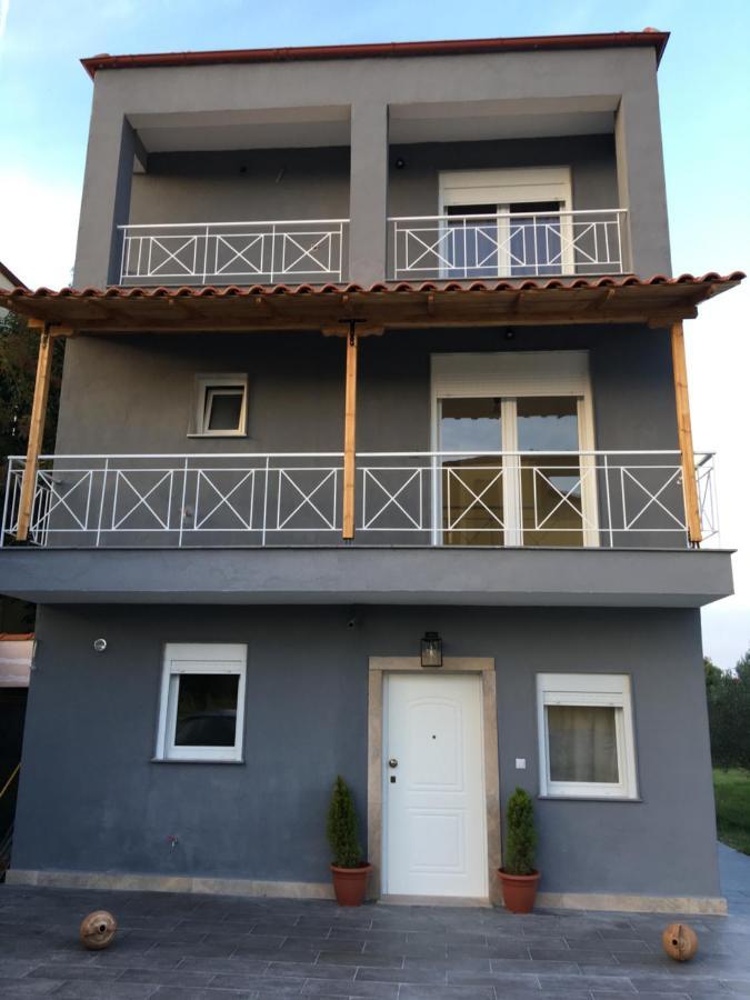 Penzion Modern House Afytos Exteriér fotografie