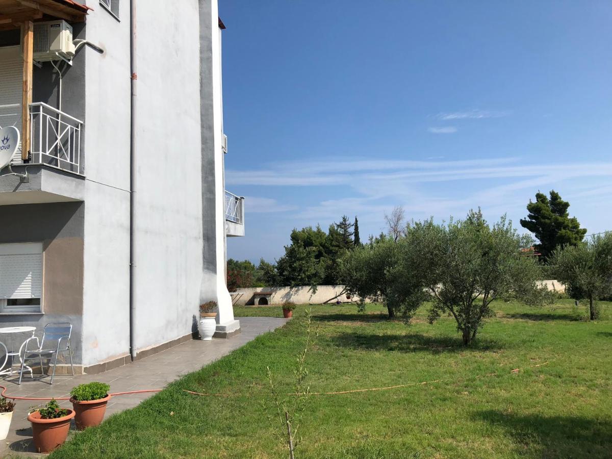 Penzion Modern House Afytos Exteriér fotografie